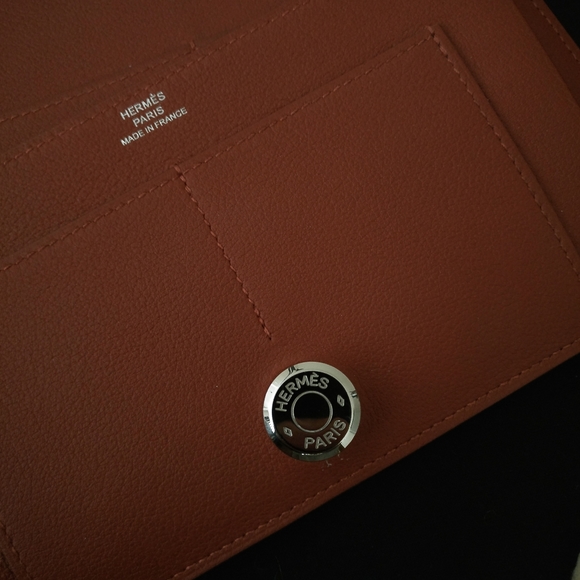 Authentic NWT Hermes Wallet full set - Picture 4 of 9